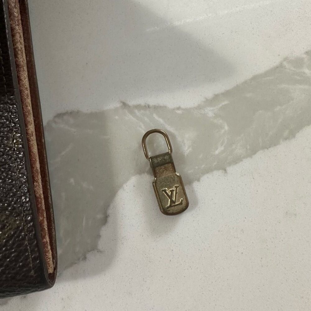 Vintage Louis Vuitton Monogram Sarah Wallet - Picture 11 of 12